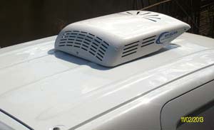 Le montage d'un climatiseur Hy-Gloo G3 version split sur un véhicule Renault Kangoo équipé d'une caisse isotherme
